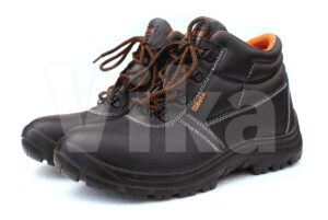 Sklep z BHP oferuje buty robocze różnych marek