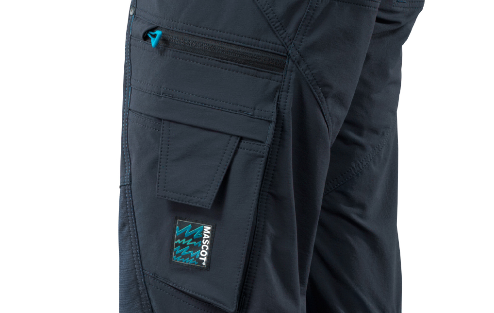 Kieszenie na kolanie lewym